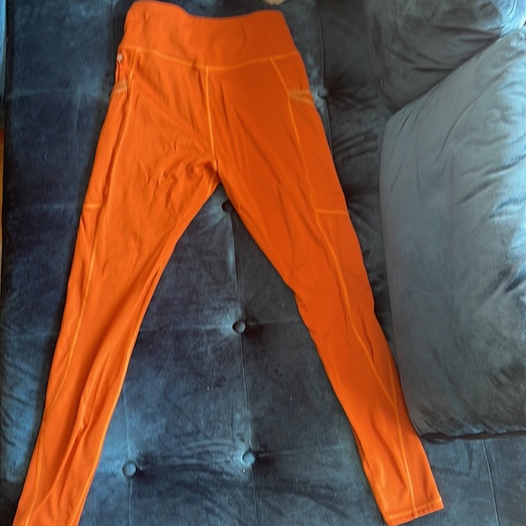 Fabletics Trinity leggings pumpkin size Medium - Picture 2 of 2